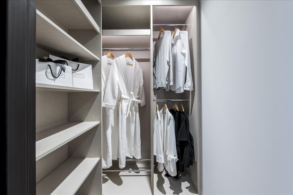 <order>0</order><label>The Corniche | Circa London</label>
