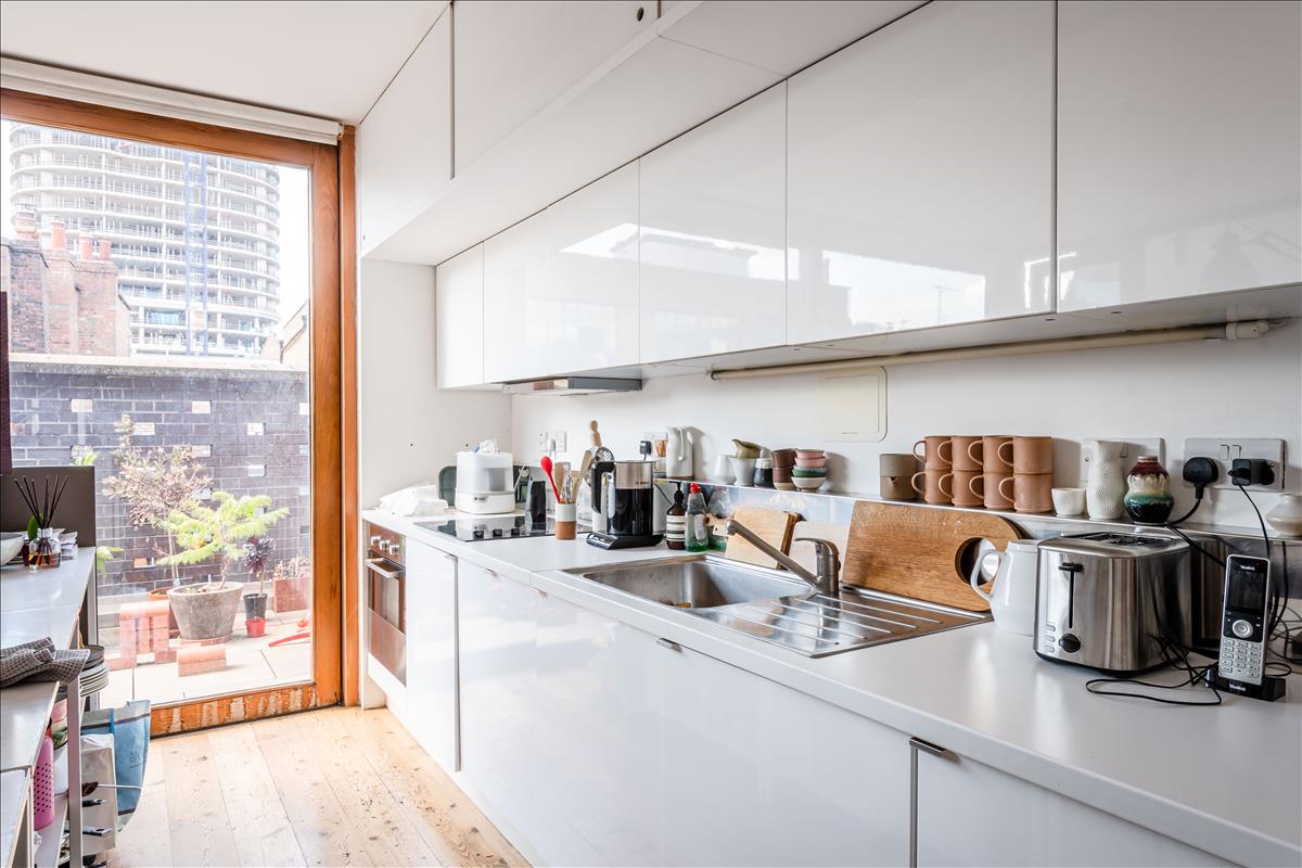 Three bedroom penthouse apartment for rent on Charlotte Road EC2A
