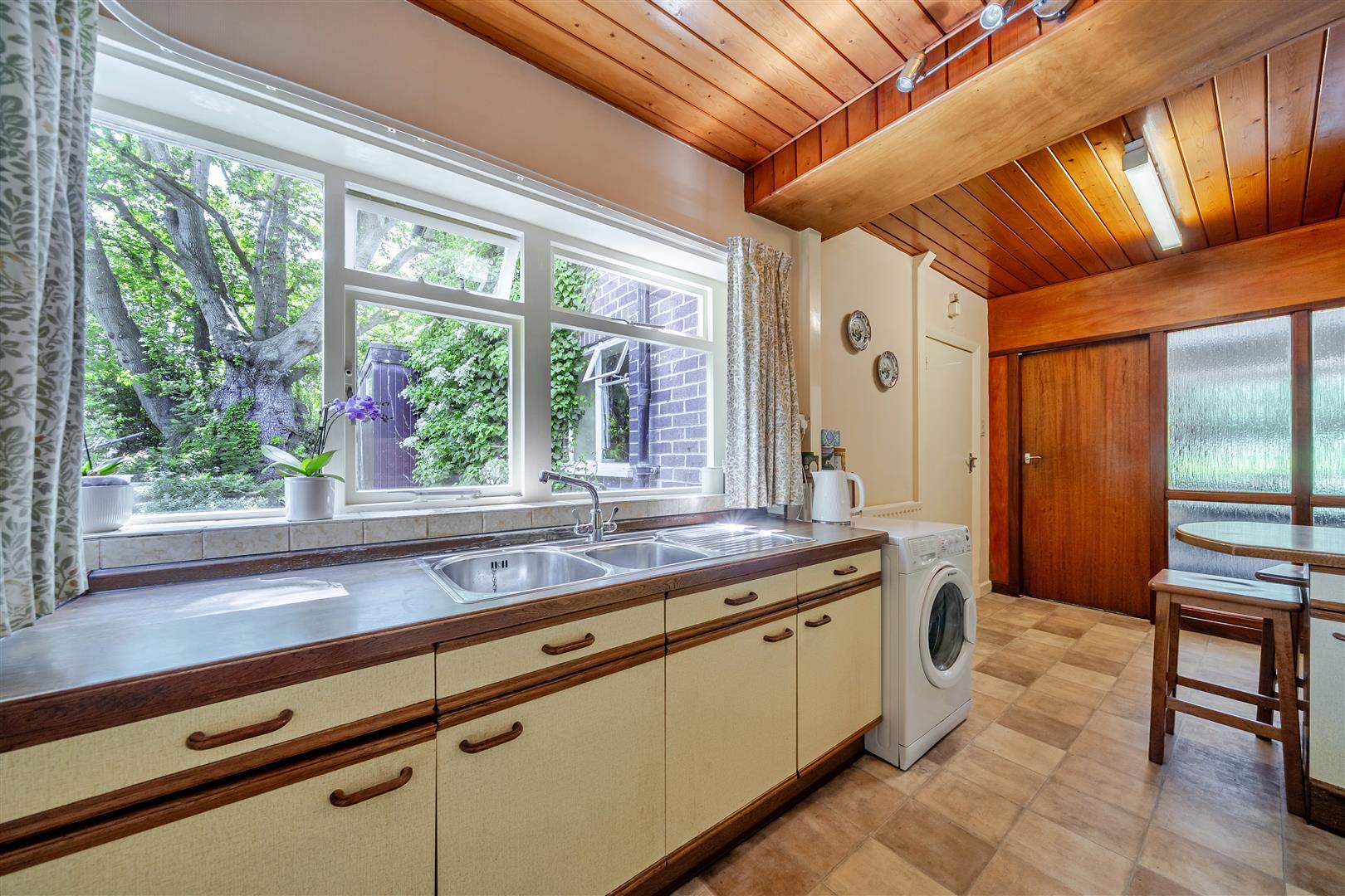 Property Image 48c6460b-6bba-4d55-b1df-0c011cab0951