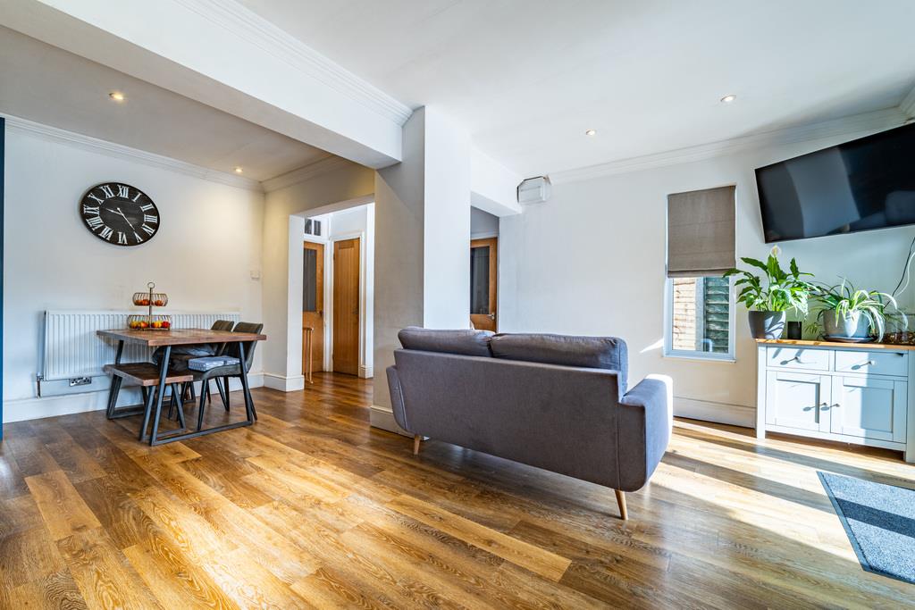 Property Image 48fdc698-f8a7-4f93-b912-1226a7417d57