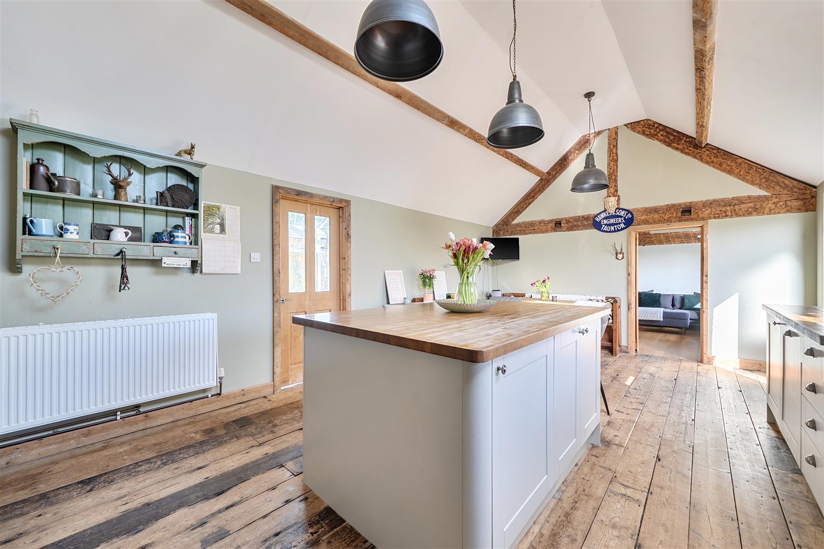 Property Image 48ffb3c0-35a3-4a57-bd33-745d43fc2fc3