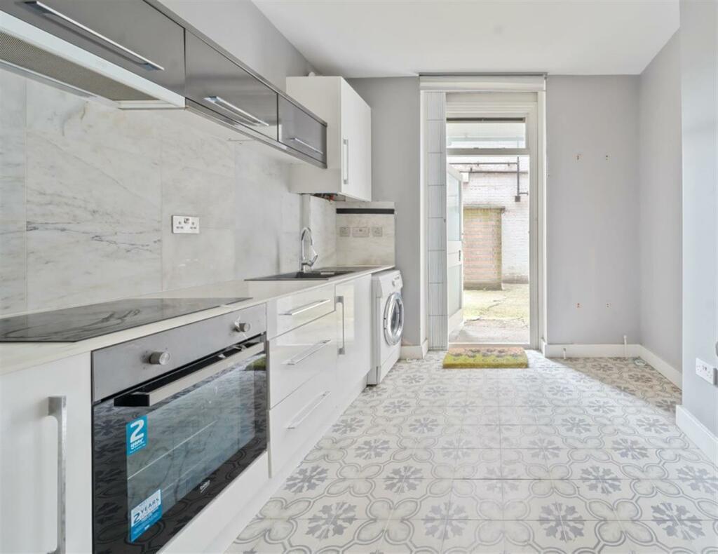 Property Image 490b3eca-cc2c-4c74-8083-b2bd0818b48a