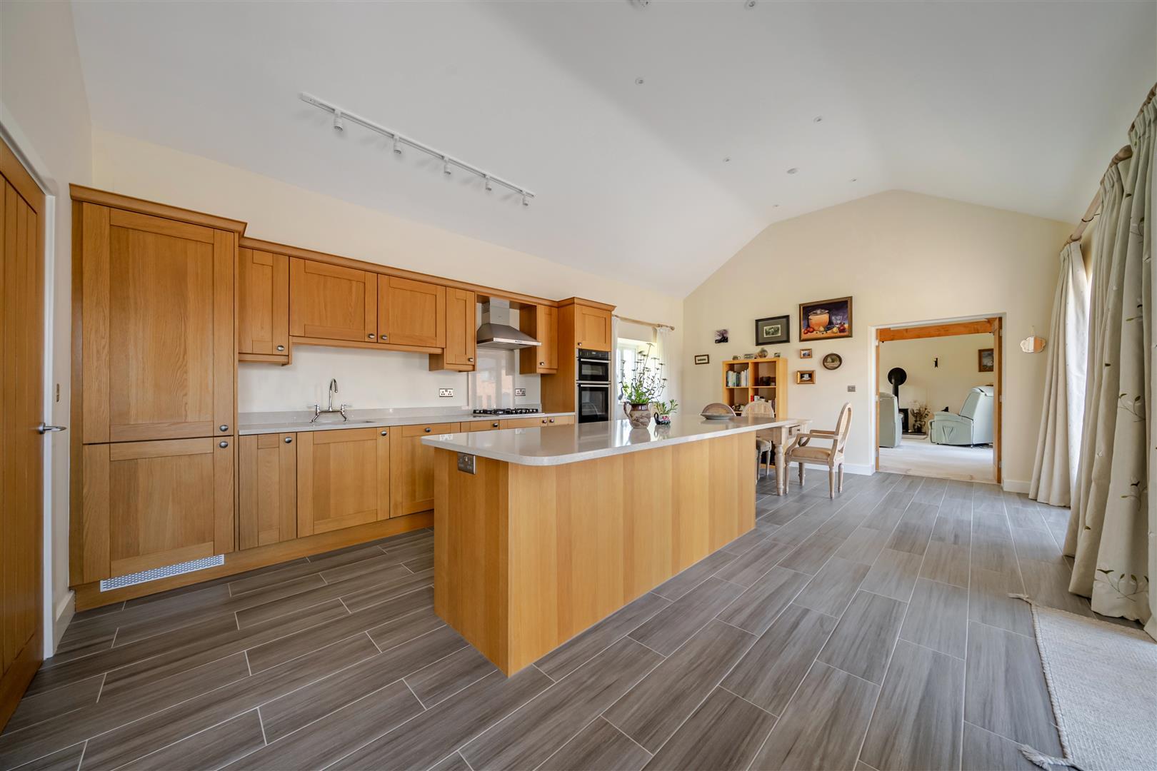 Property Image 491809cf-9c53-460a-8b2a-20c05b539d2f