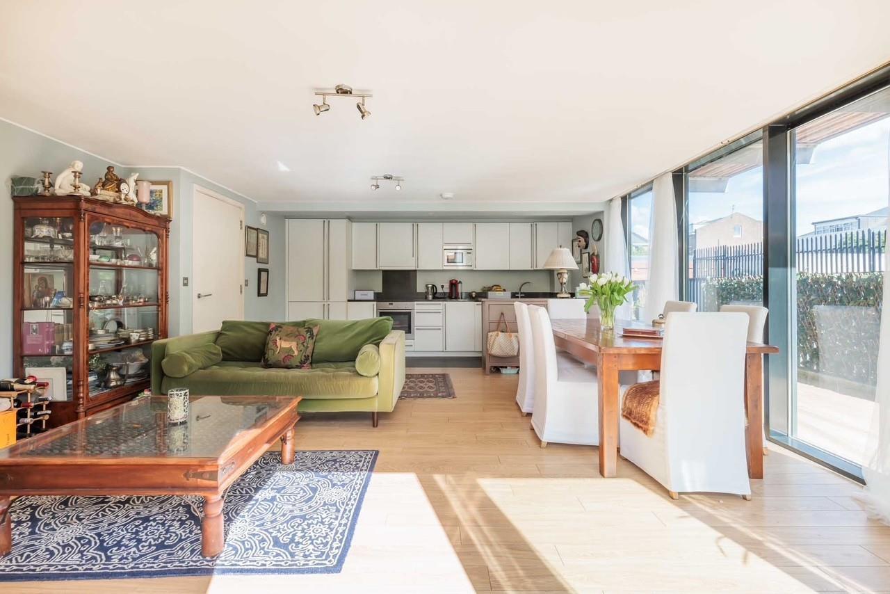 Property Image 491c01eb-d0ea-4f6b-8b68-8d7a82853fcb