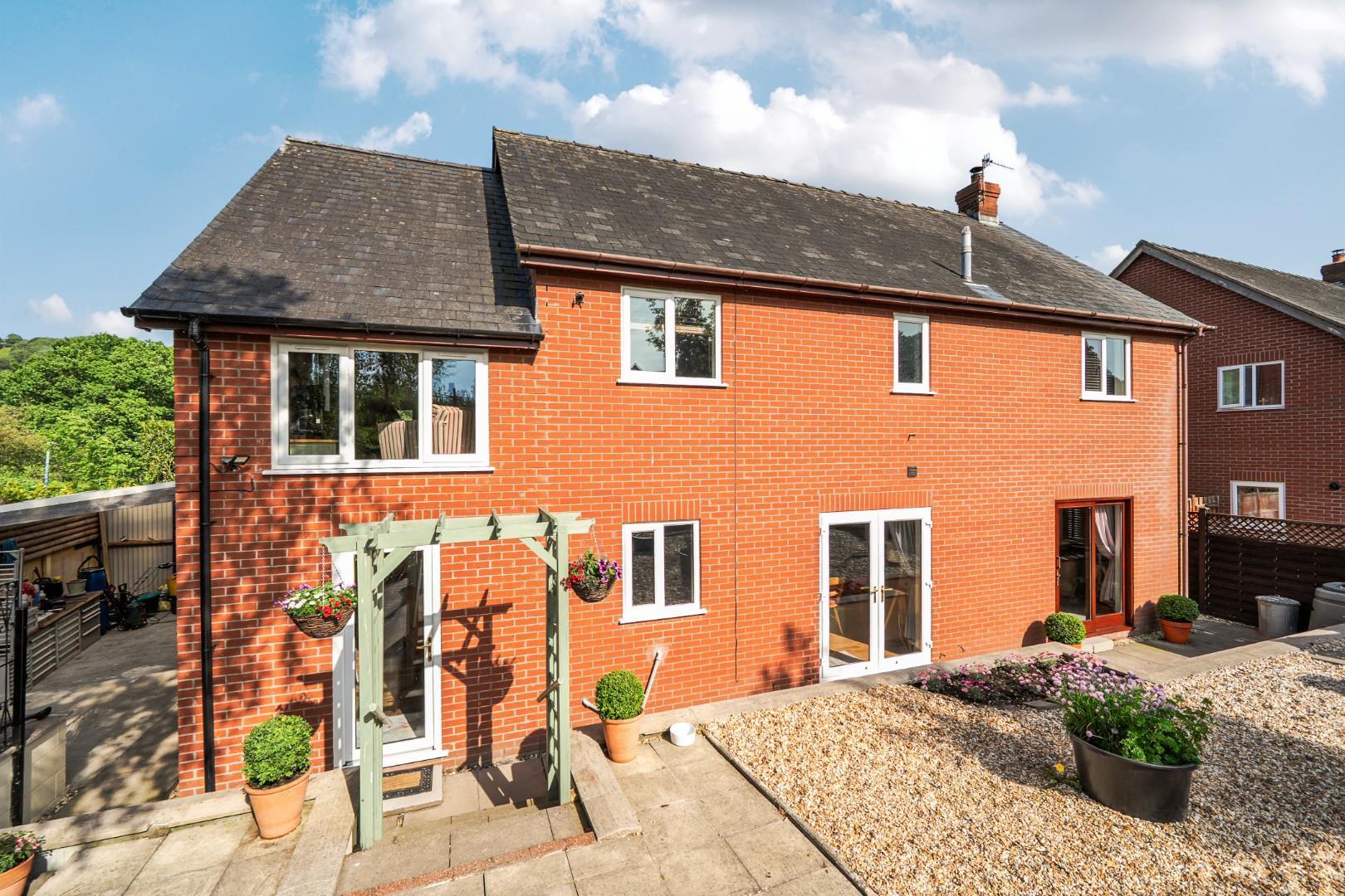 Property Image 495c7821-513b-4150-8d2b-5974d762bbd8