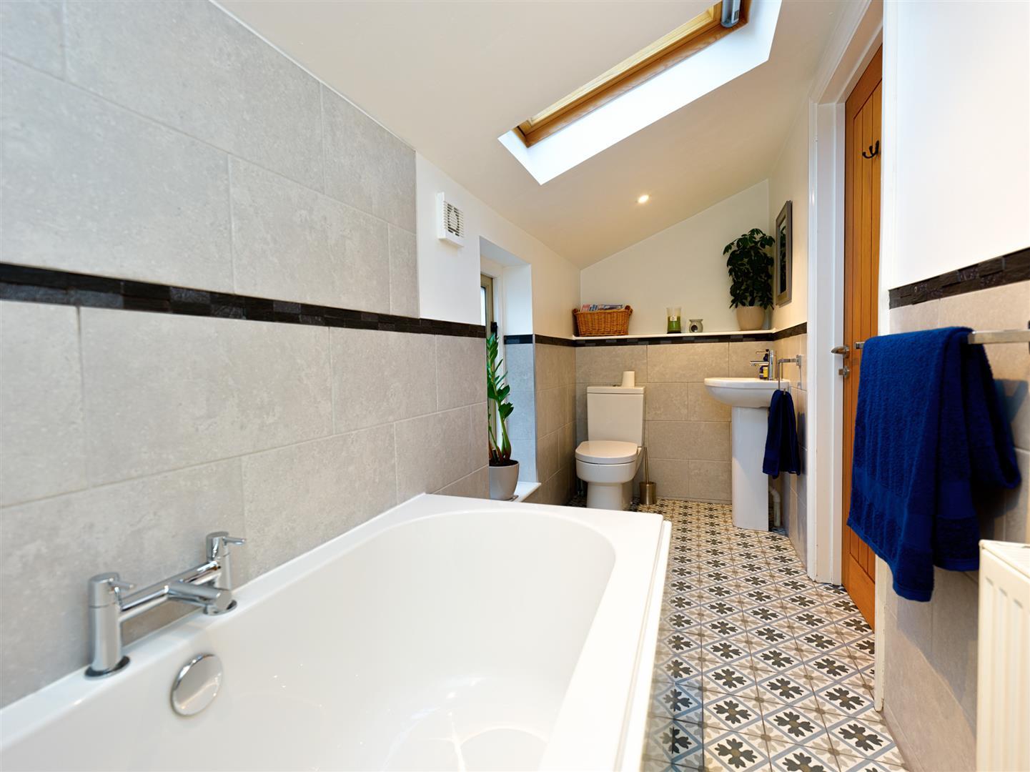 Property Image 496a3b05-fe8a-4947-95e0-304ba5562305