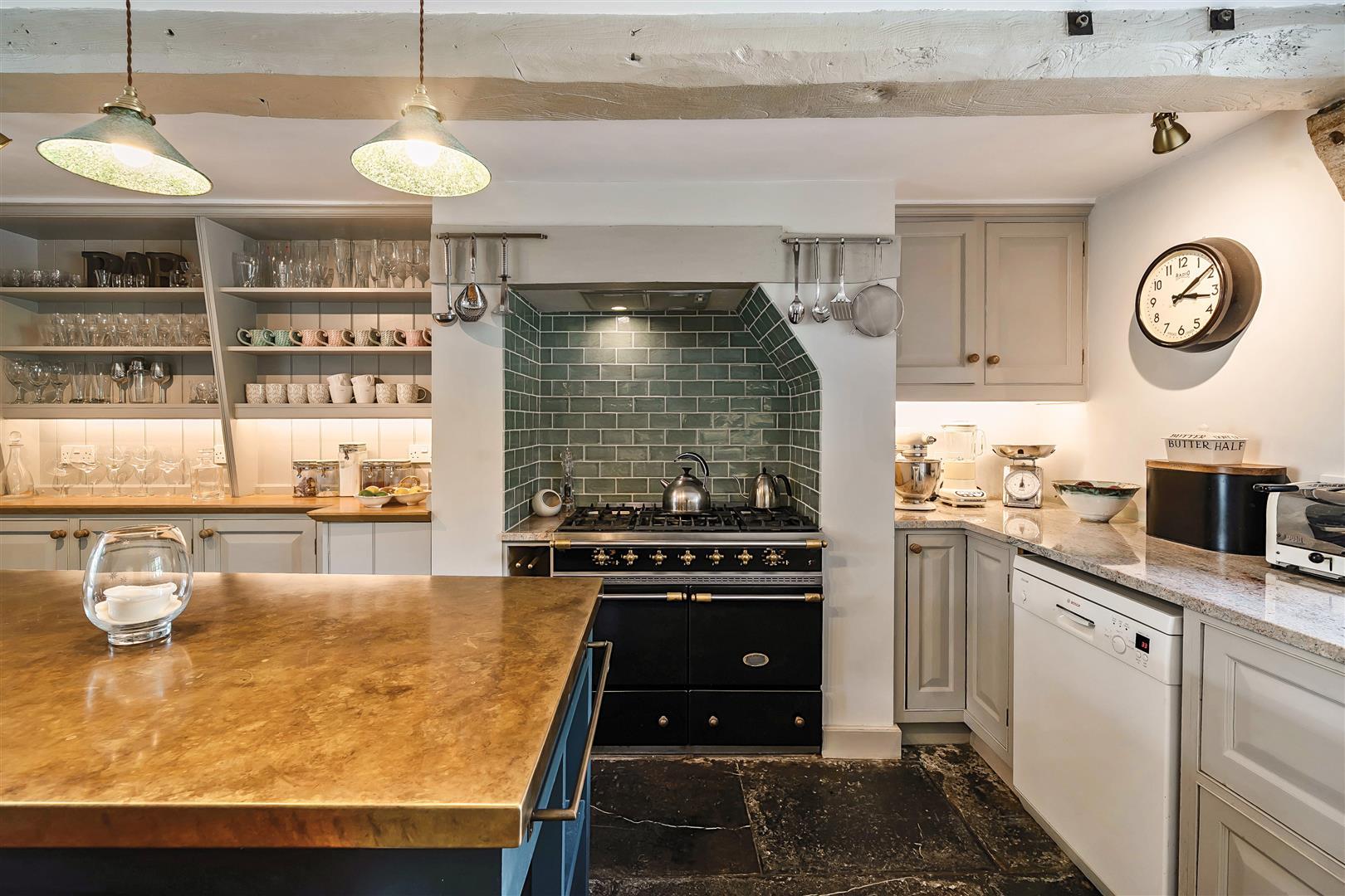 Property Image 496c9b5a-54c3-473c-9f5c-8c5734fb0e0c