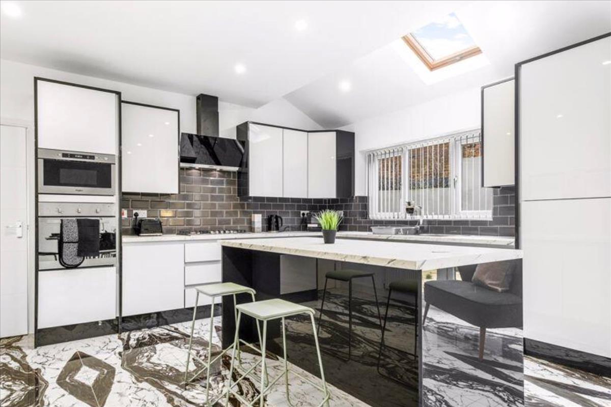 Property Image 497882b8-c4ae-421a-9162-73a2f6024ea9