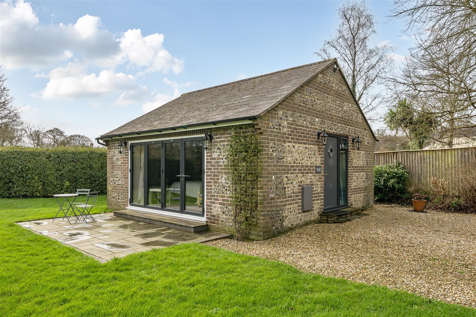 Property Image 49a576ed-d9f3-4956-8e86-2beba493dc6a