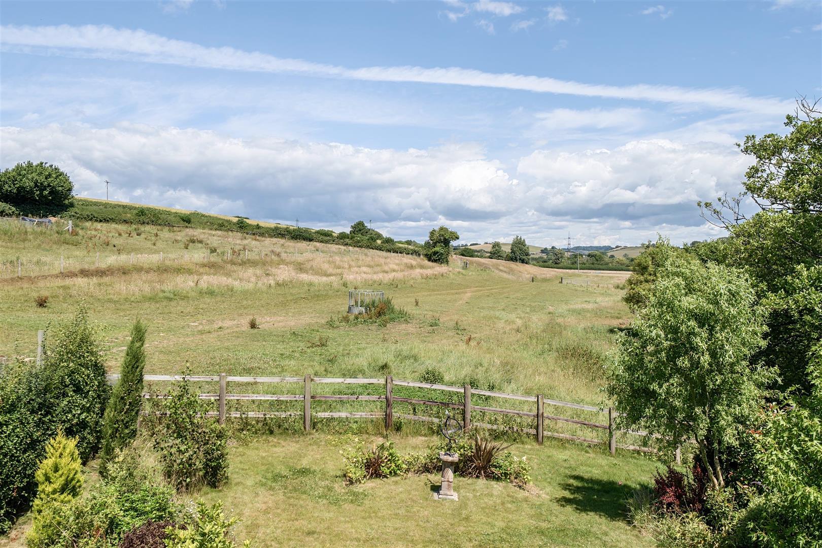 Property Image 49b5a912-85c4-4cc0-867c-635b5f36c533