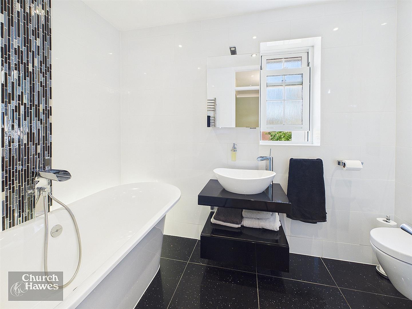 Property Image 49bfcfba-5d1d-47cc-9deb-0563f2ccb267