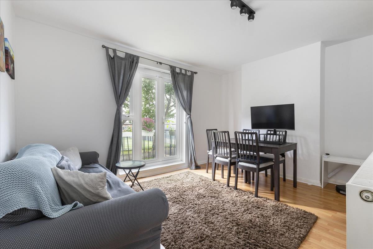 Property Image 49da9e95-0909-46f5-a7f4-24d4a87f0999