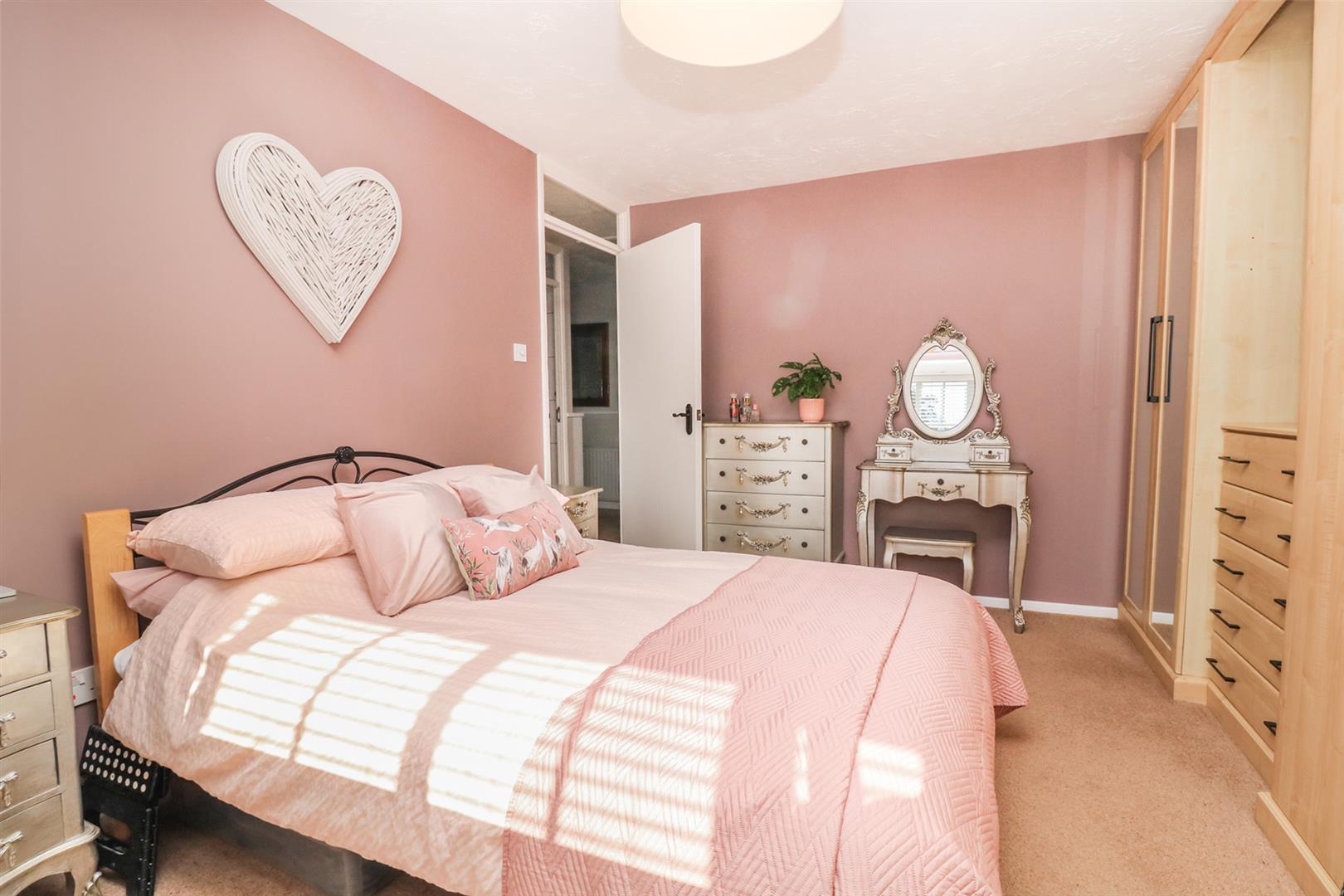 Property Image 49dc863e-0f4c-45e0-804c-ac2125a2a0f6