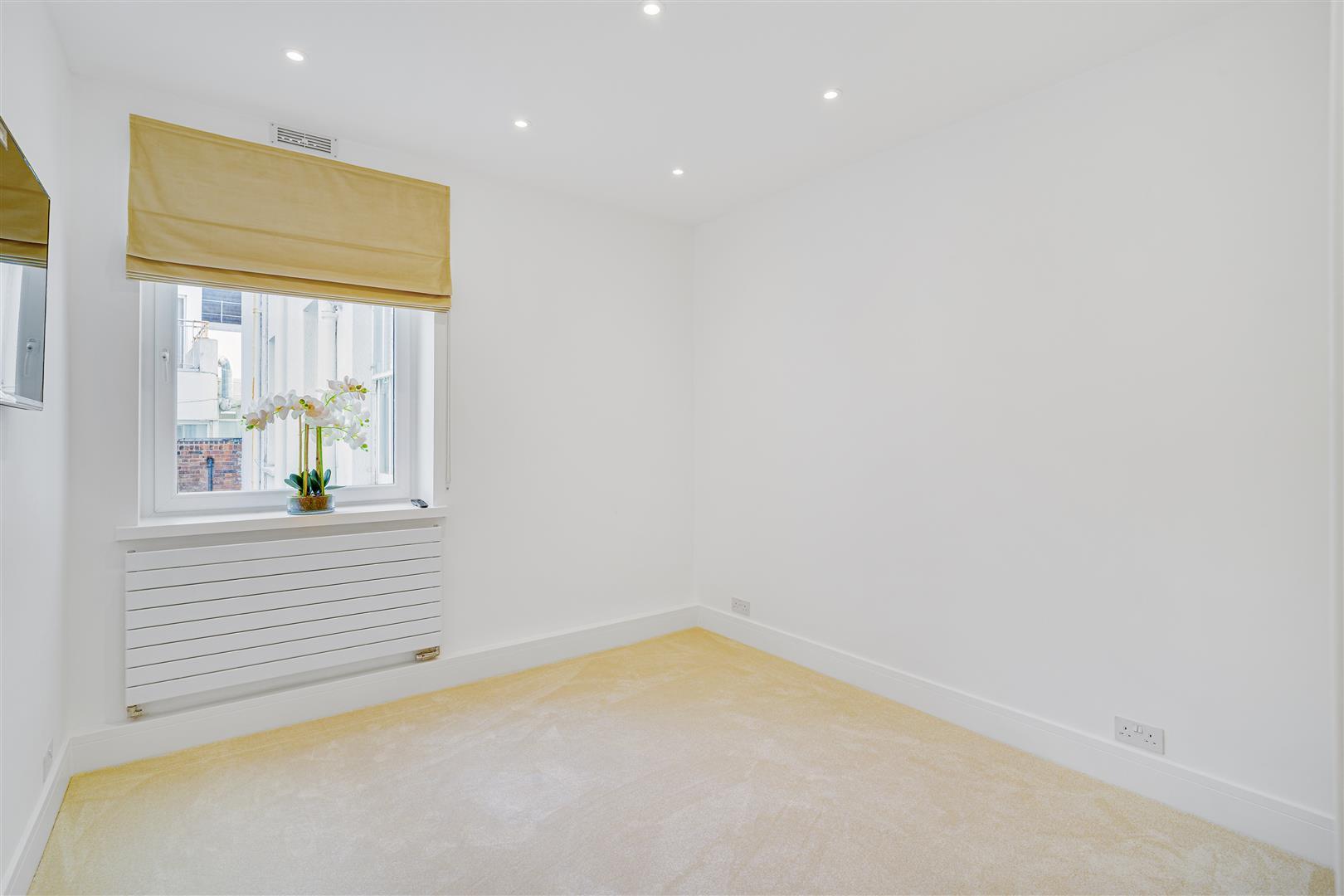 Property Image 49e1acfb-252c-49a1-a7b6-33f0c96e4ff4