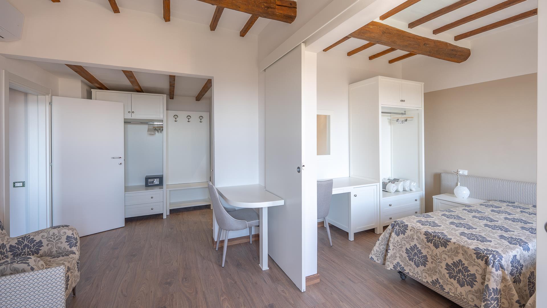 Property Image 49e5adbb-7081-4337-9a64-b85c41fbe194