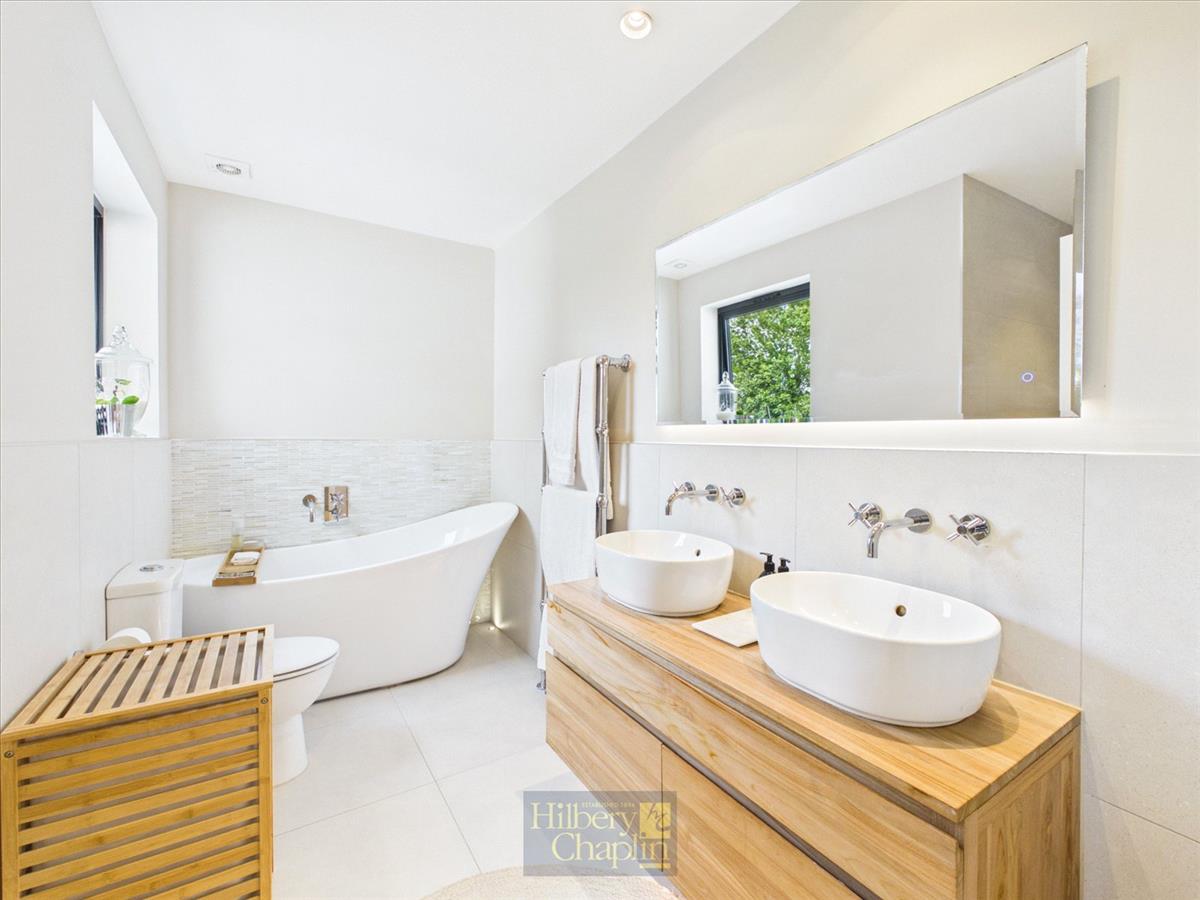 Property Image 49f8b0a2-e50c-40ea-96c4-22df40dd7b43