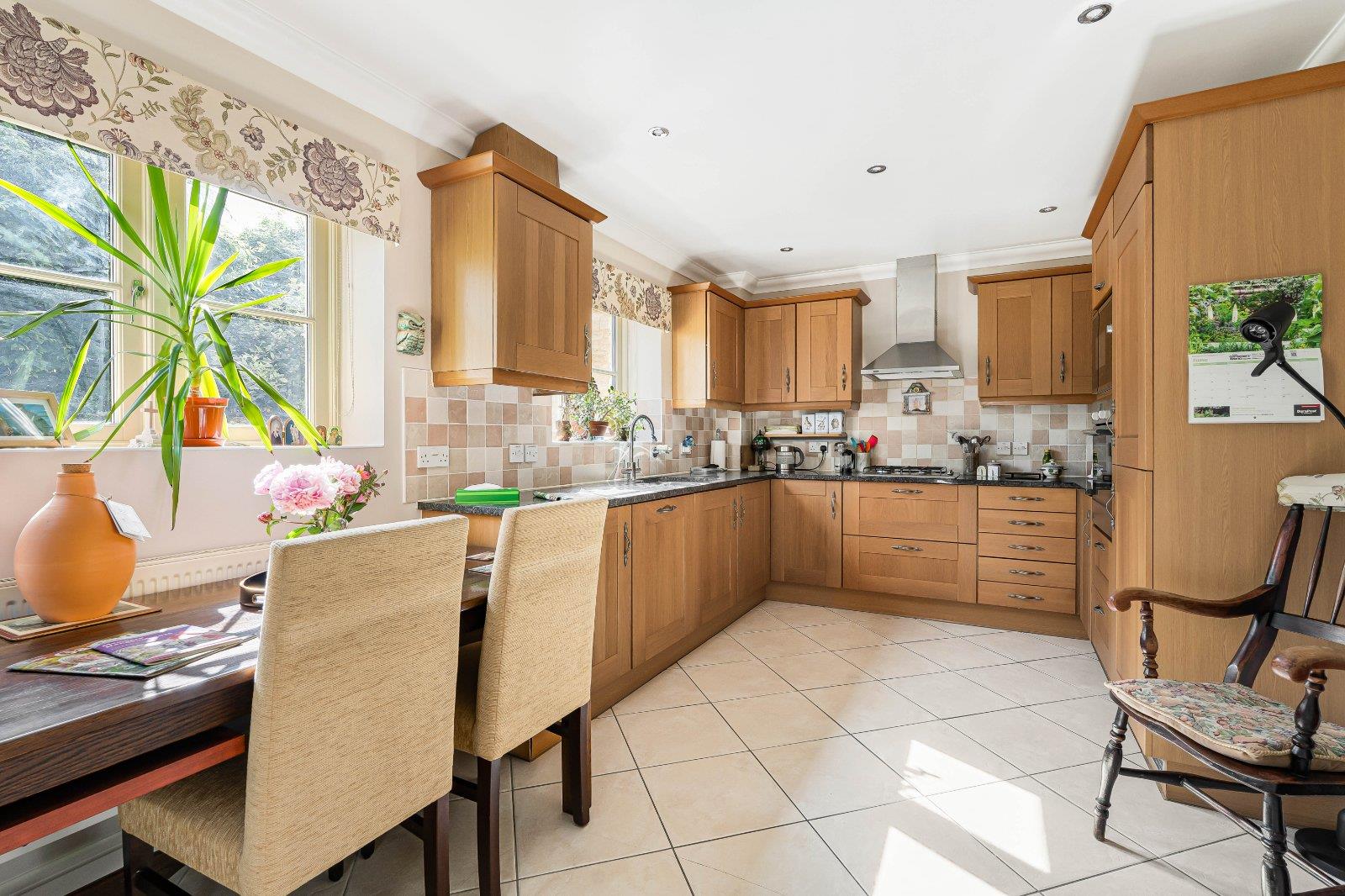 Property Image 4a1ffeae-f264-47d6-8153-81a88013f535