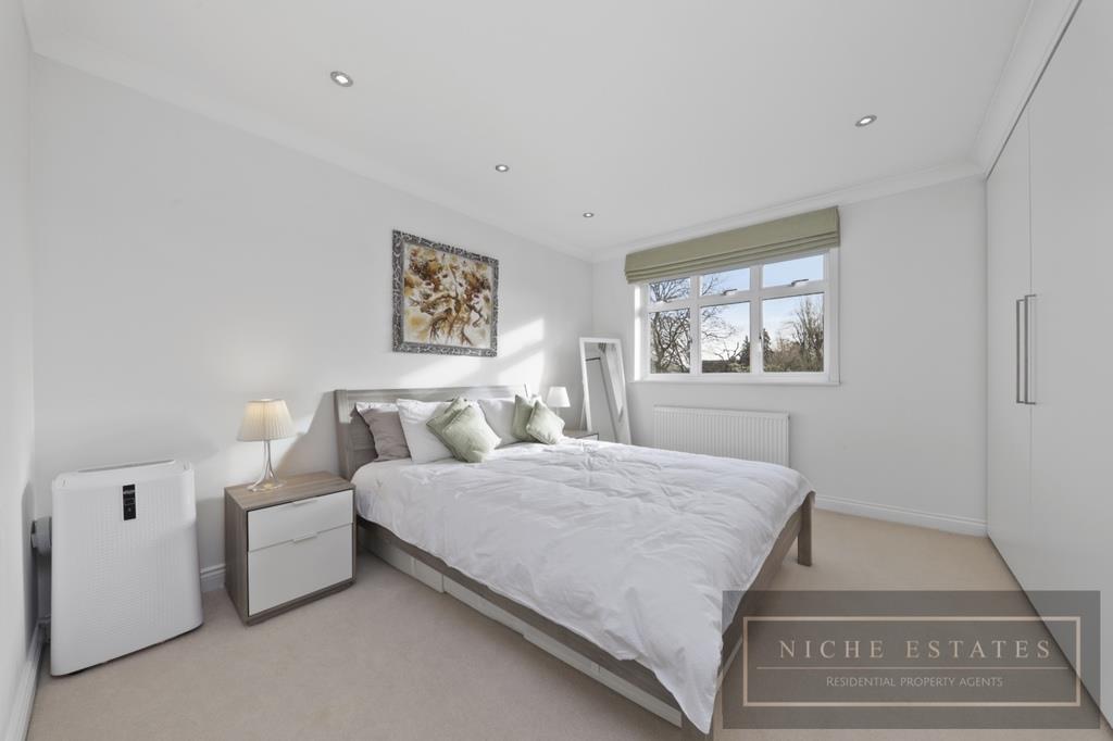 Property Image 4a339709-c440-4f44-8dff-b921a3f60248