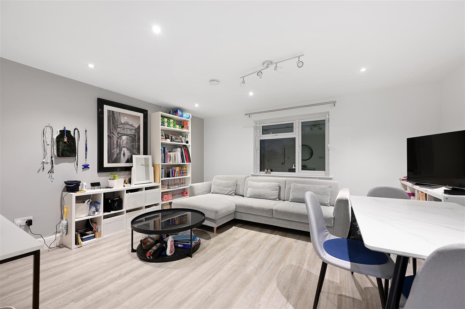 Property Image 4a48b9a8-1b08-41cd-8f30-e3c43219af8b