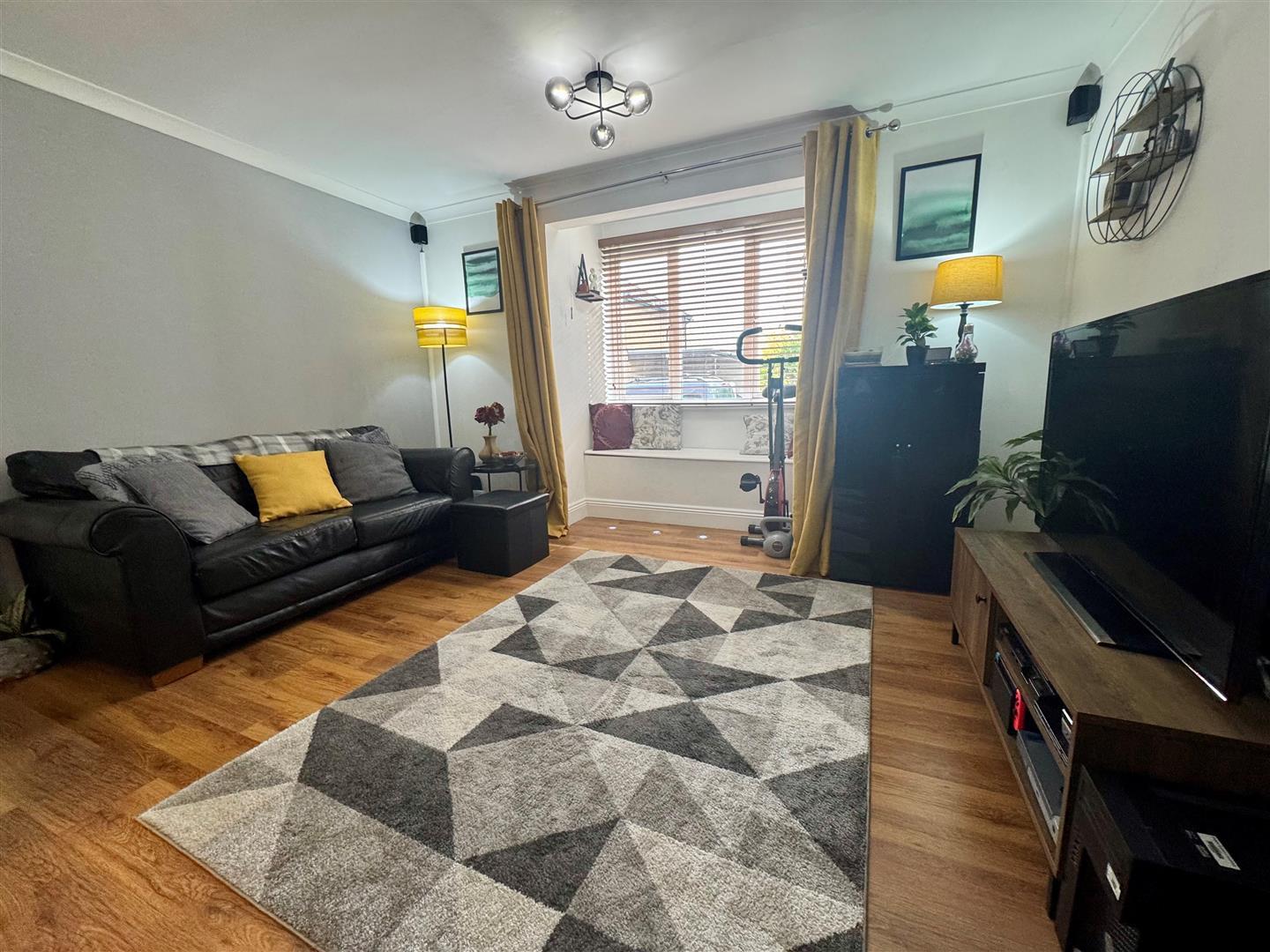 Property Image 4a509681-a38f-4ac2-a0ee-ea43bfe28830
