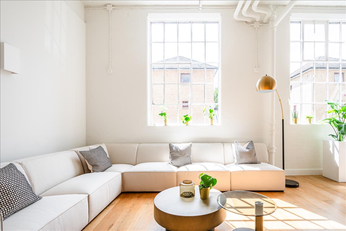 Studio with separate sleeping area, one bedroom, 1 bedroom, for sale in Hoxton, Angel, Hackney, N1
