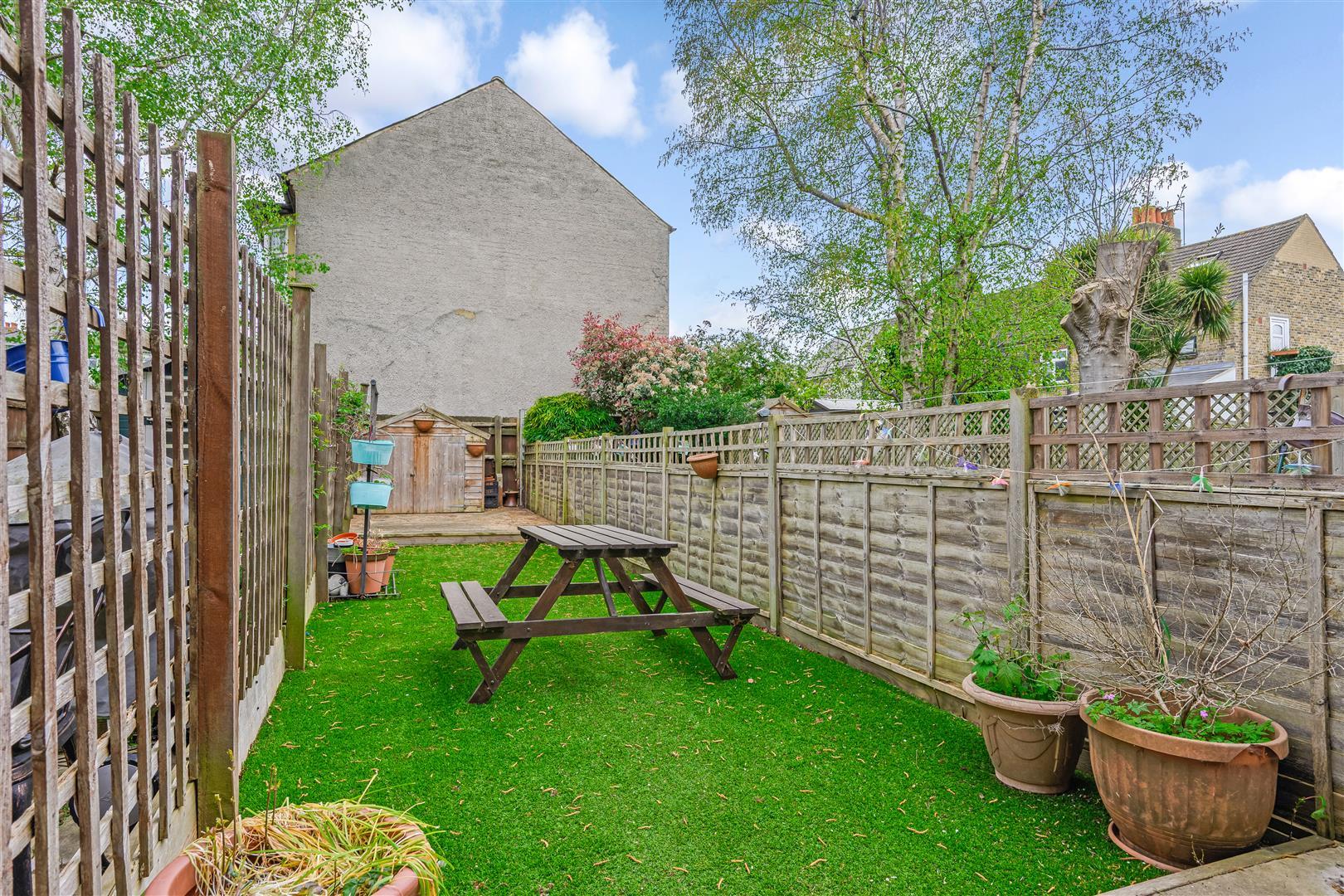 Property Image 4a8e5f1a-88c0-454e-93db-4015d3f90e60
