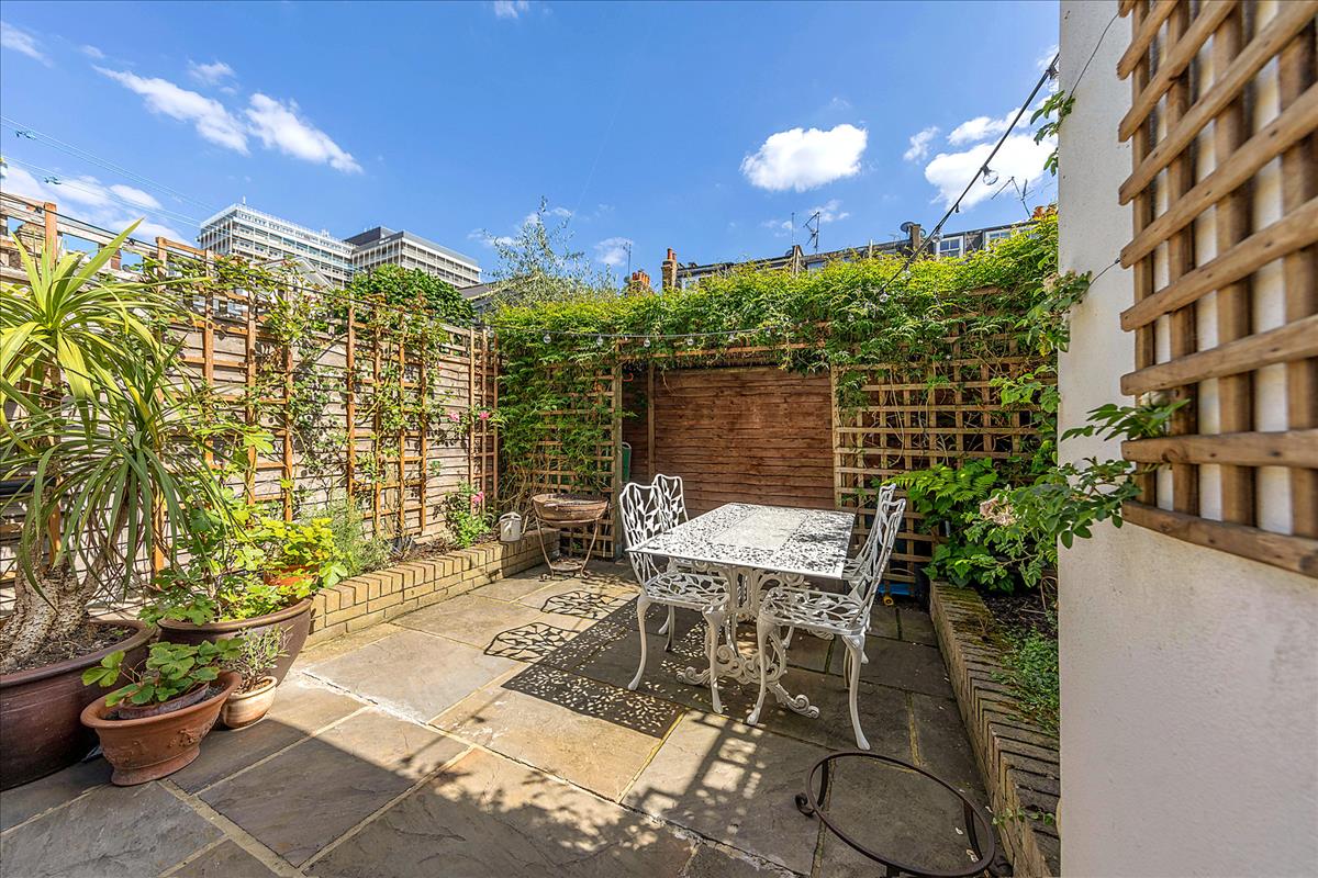 Property Image 4a90138d-b826-449a-8e43-6fd9fa937d97