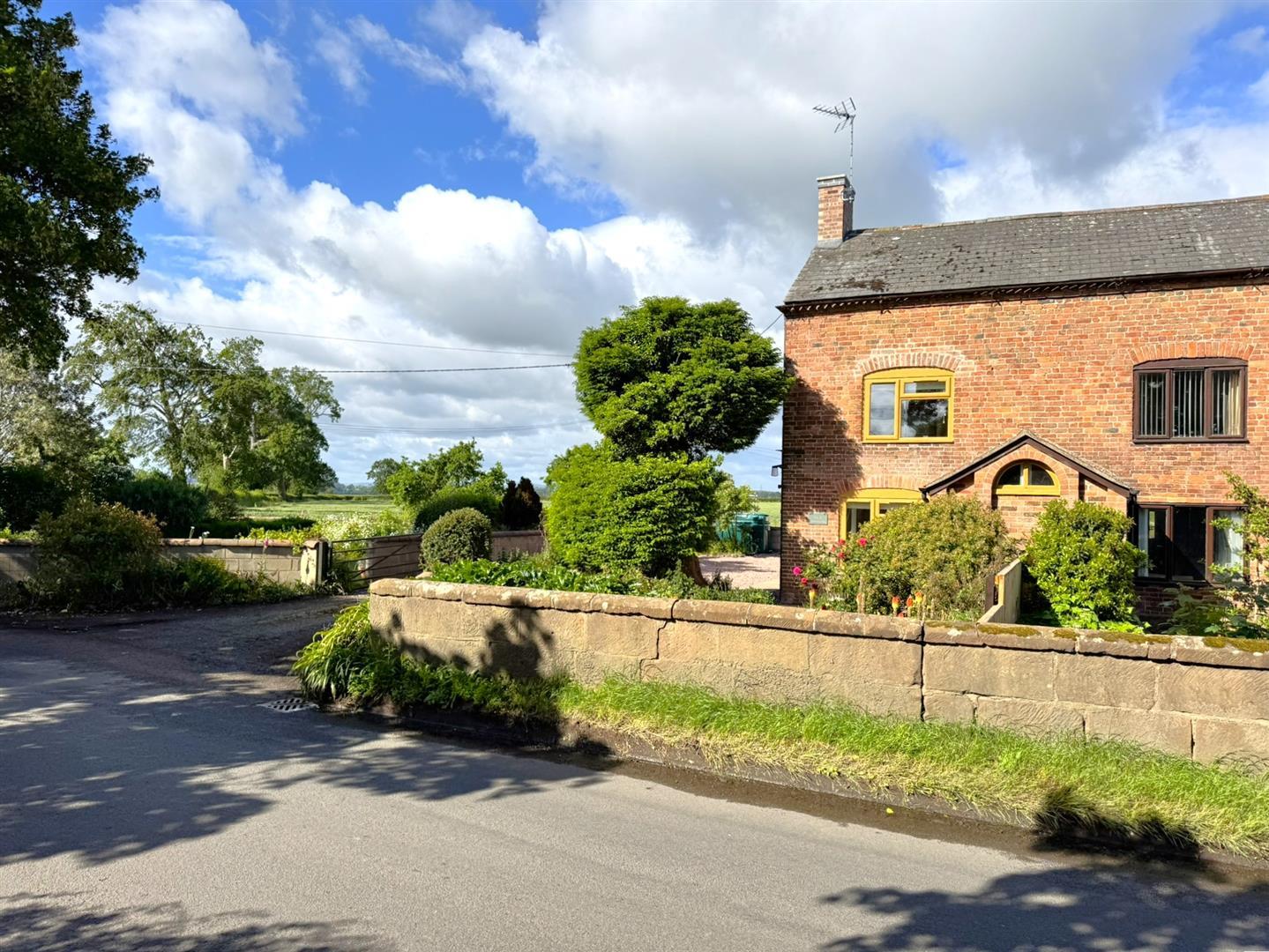 Property Image 4ac45e21-f82d-4231-995a-1b50b0d28152