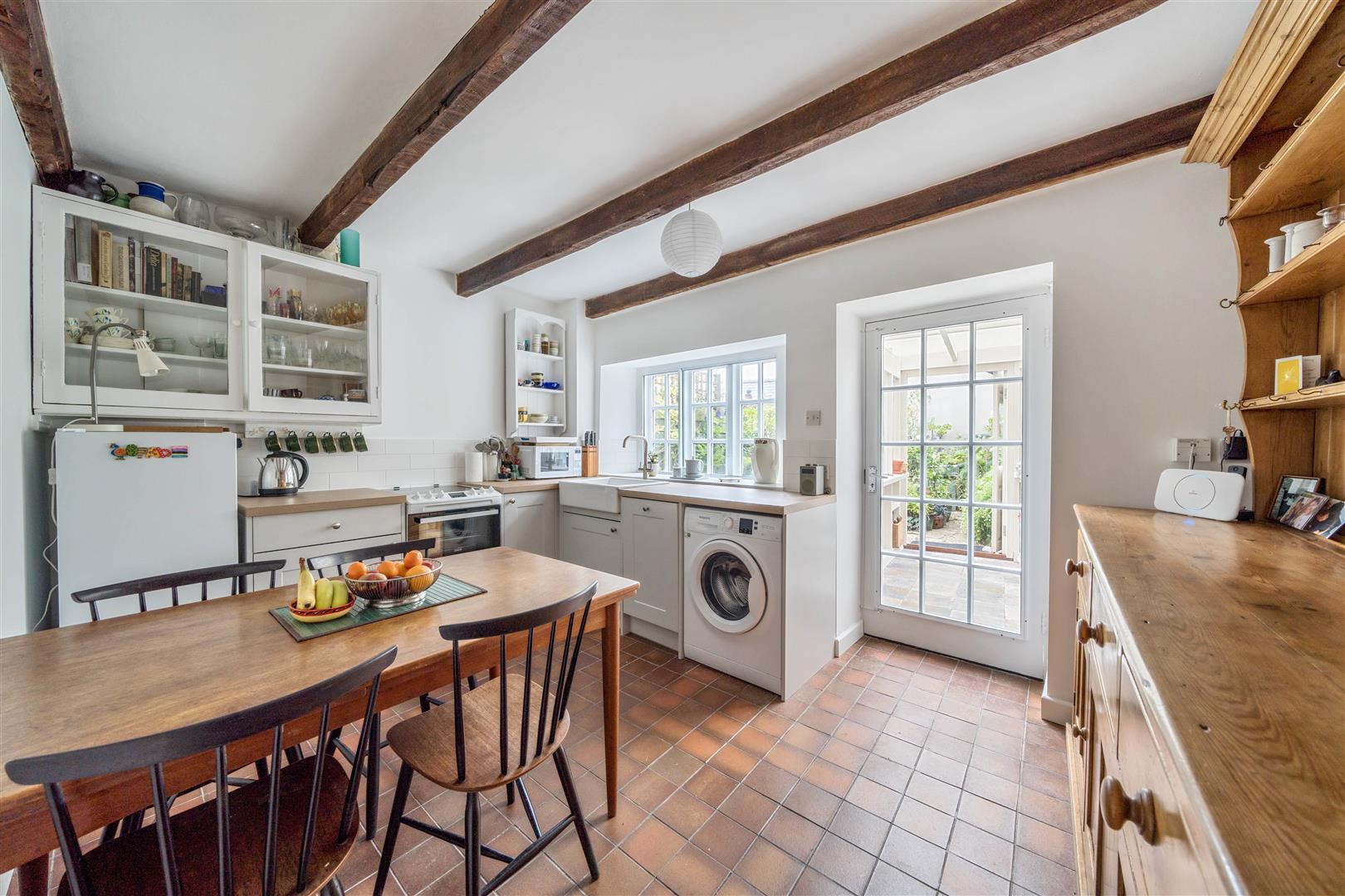 Property Image 4aee3eba-29fe-4013-94b7-005052b3f15b