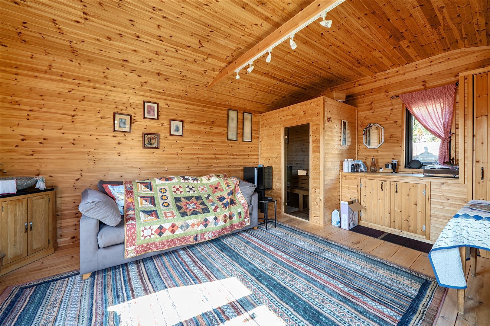 Property Image 4b074fb1-59be-45ec-a85f-f89c2a98f699