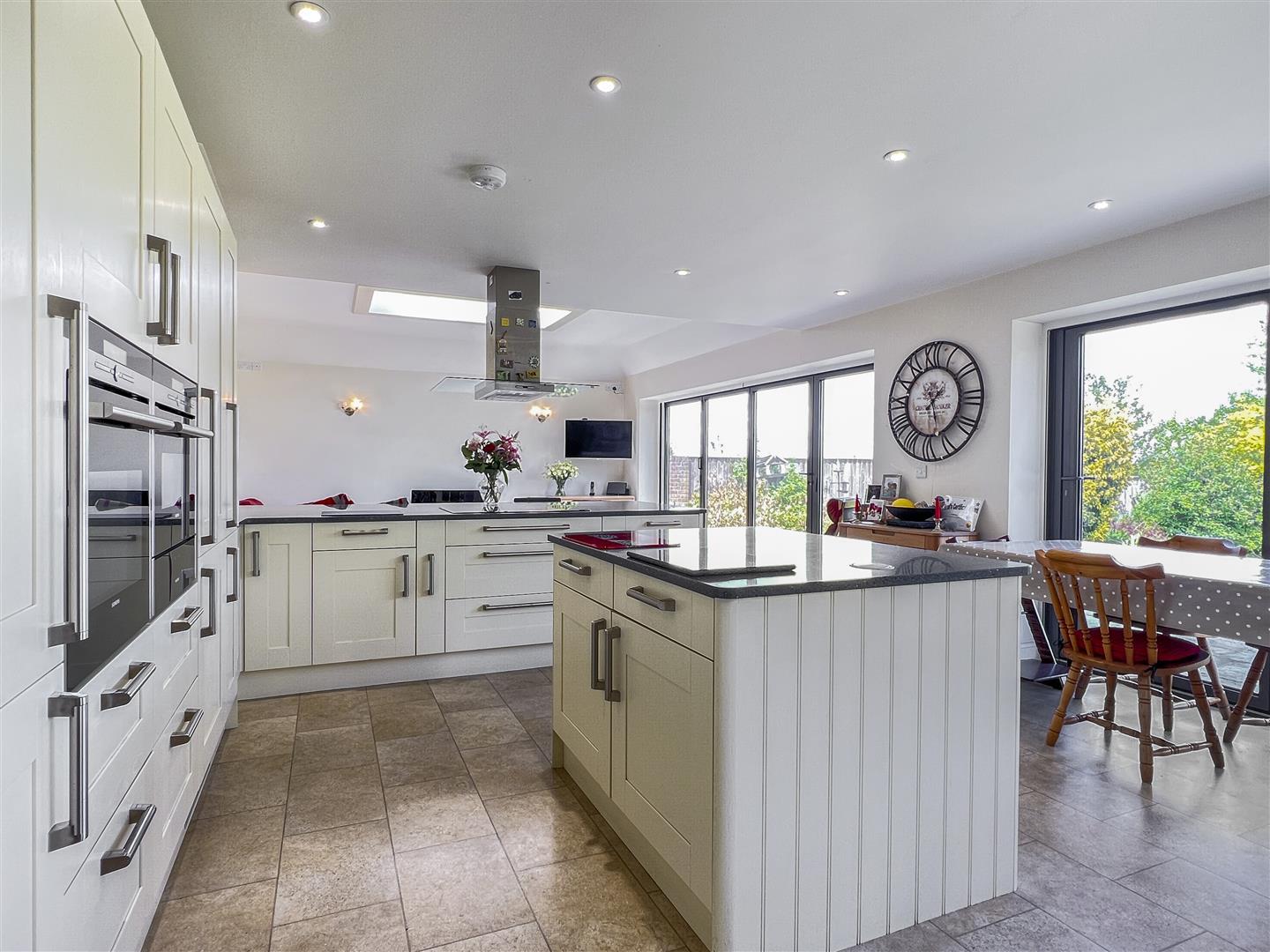 Property Image 4b10b18b-3e4f-472a-840b-df0afa6410bb