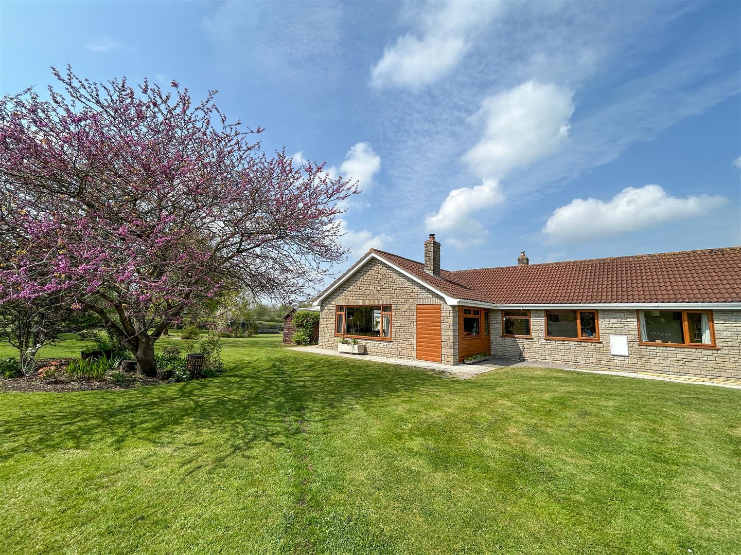 Property Image 4b2cc949-2146-488b-bbd4-b2c8a53e3416