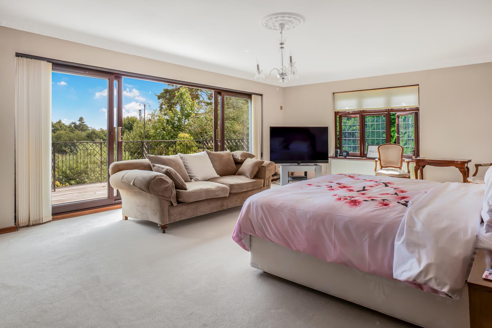 Property Image 4b6a11d7-b20b-45ff-9ce3-9e6923e69c99