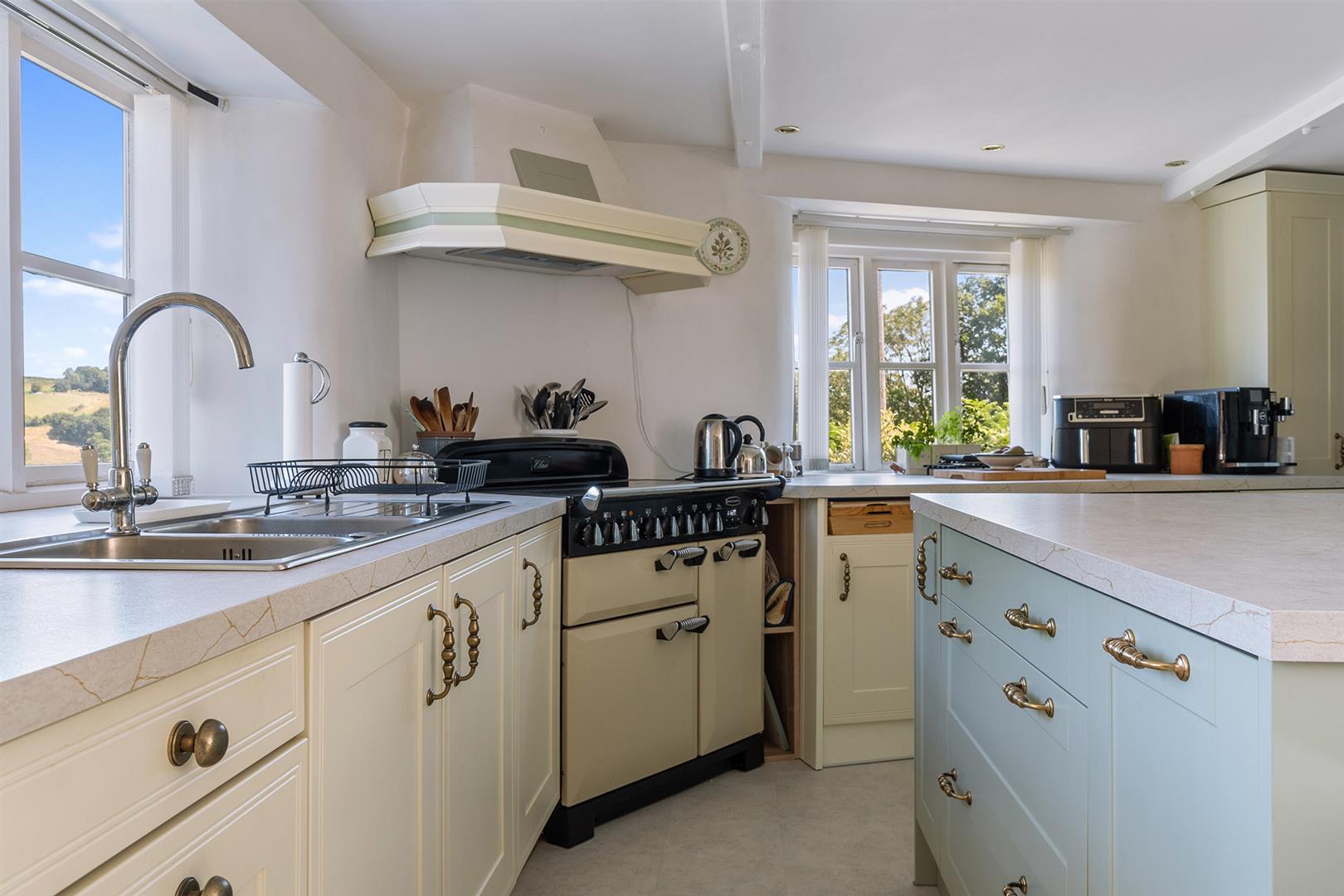 Property Image 4ba253d3-a1ad-48ee-976e-eb2dddfe266e