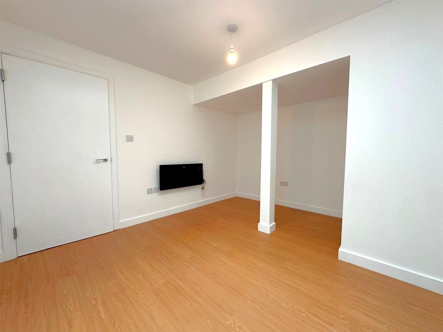 Property Image 4bb67ea7-fdb2-4d5c-821a-bfc1b6180559