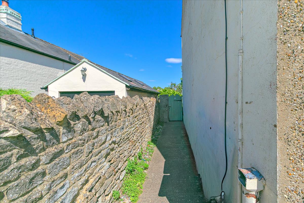 Property Image 4bb9e6f9-2b2c-4558-b740-dbb2743a54c3