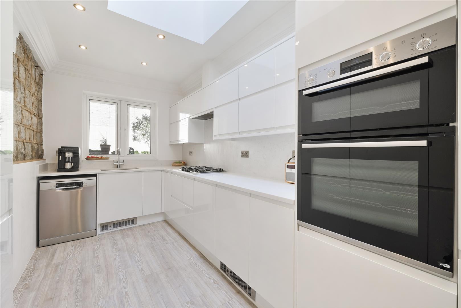 Property Image 4bcf1e9d-a6d8-472b-884a-b7d97544c46f