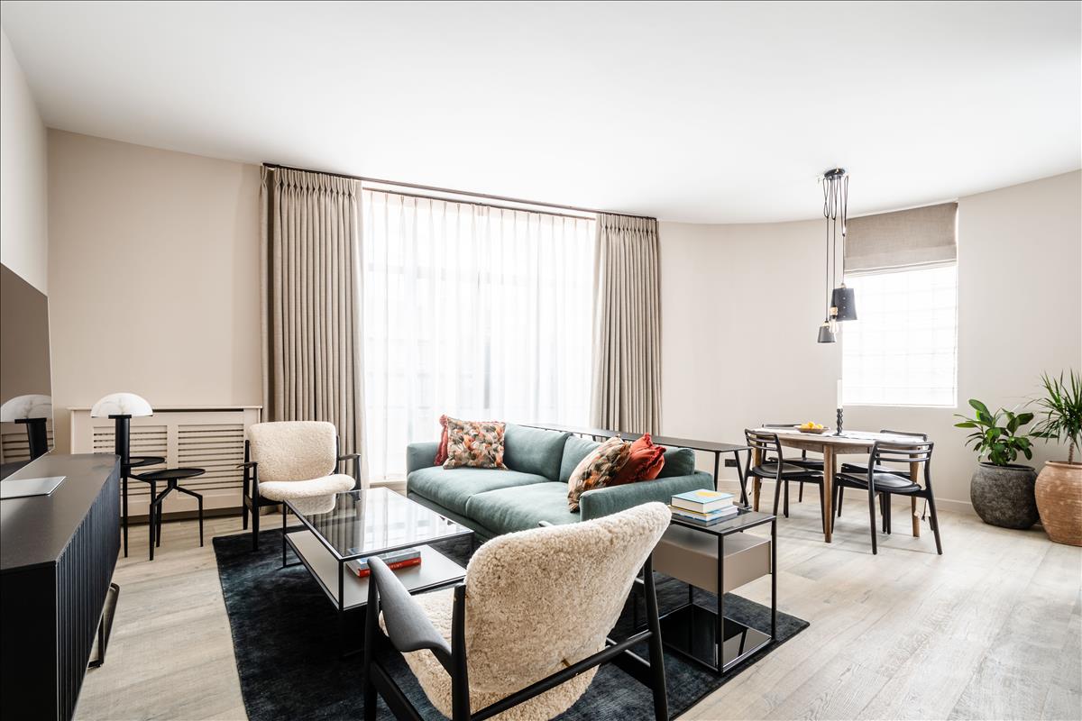 Newly refurbished two bedroom high end apartment for let in the exchange building Spitalfields E1