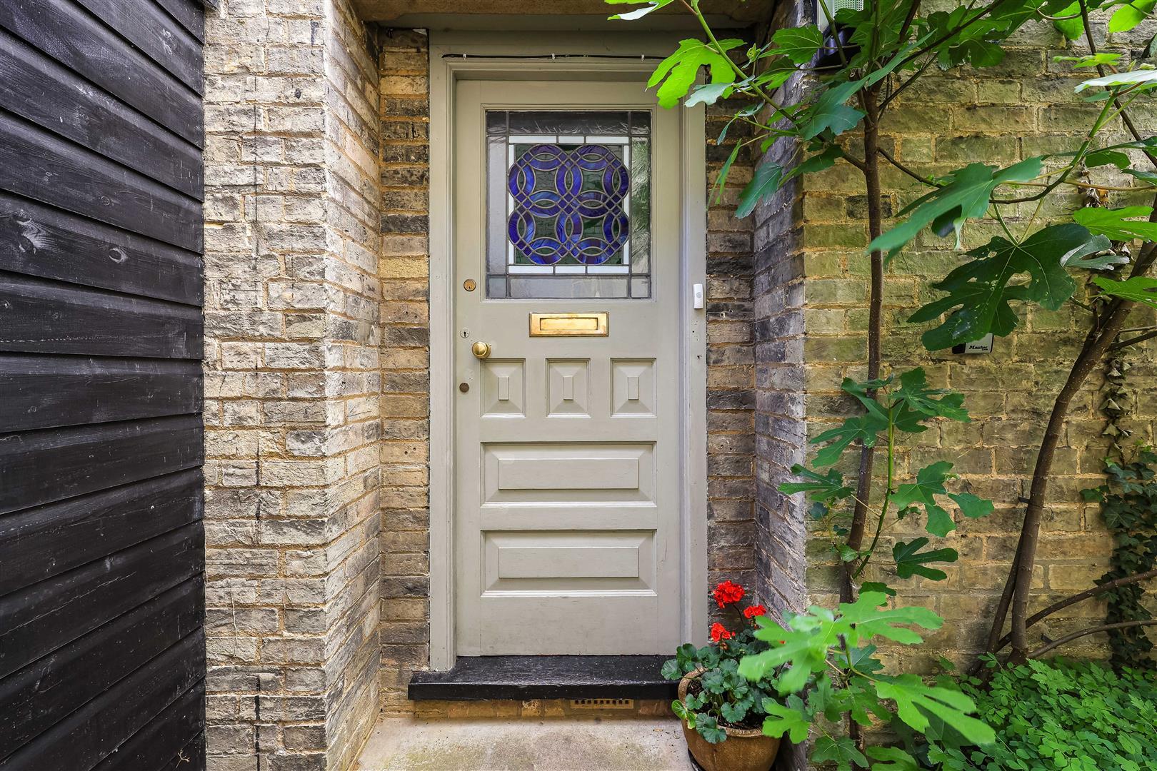 Property Image 4c284350-d0e2-41e6-8890-8291234ff045