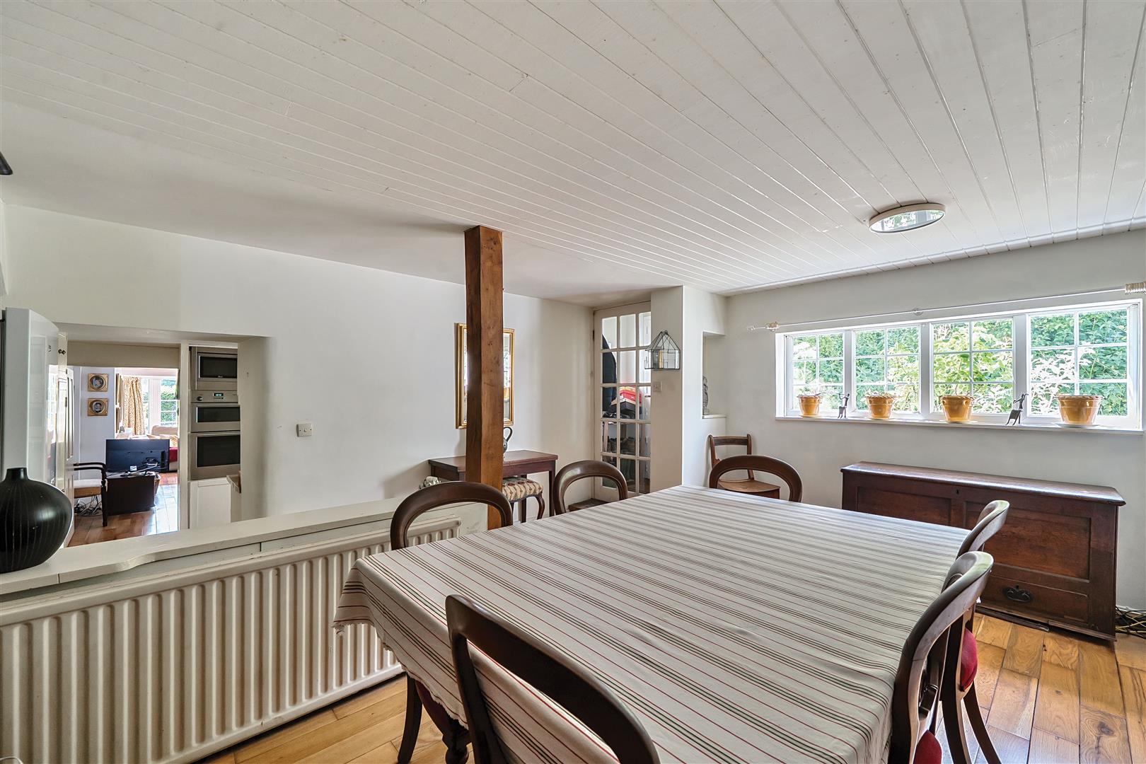 Property Image 4c48c0f6-8c75-4a05-aab9-1af153b687c7