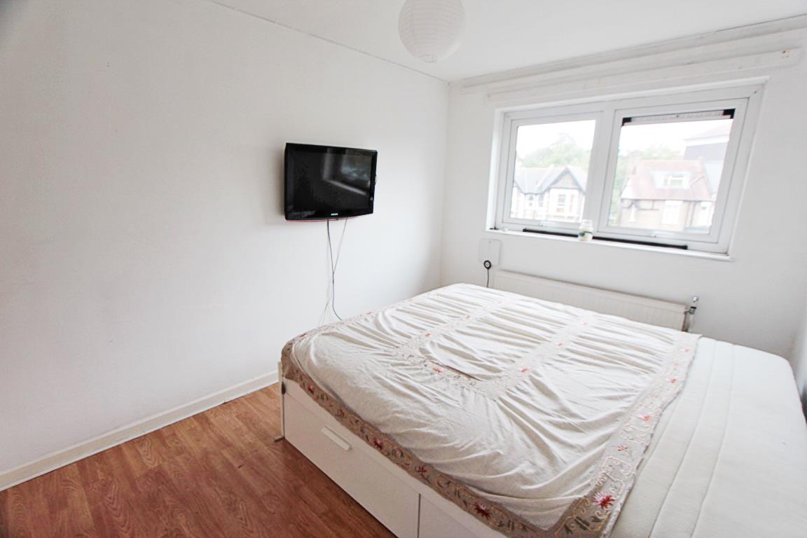 Property Image 4c74f51e-256e-4e70-9409-23d300c93702