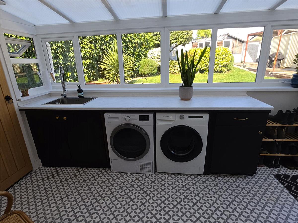 Property Image 4c8e5982-1e87-46c9-afbe-d7dd126de535