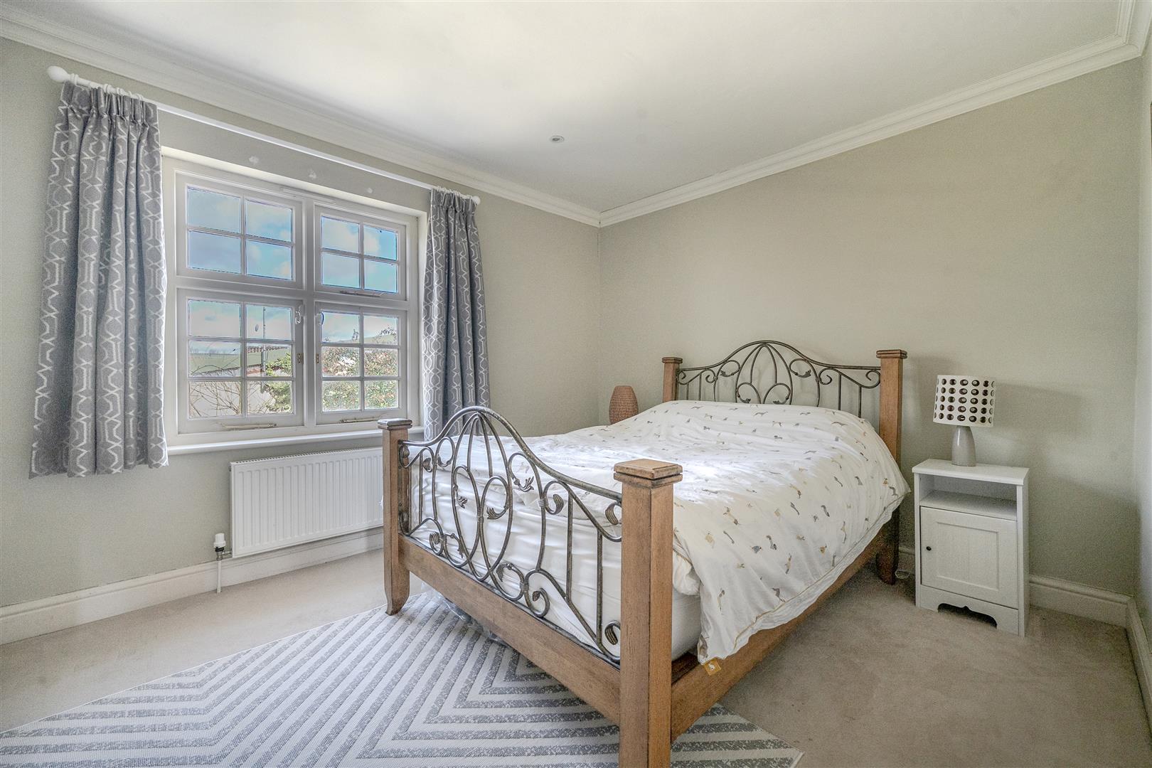 Property Image 4c918ad0-6c9f-45f3-8875-1c8b30b24abb