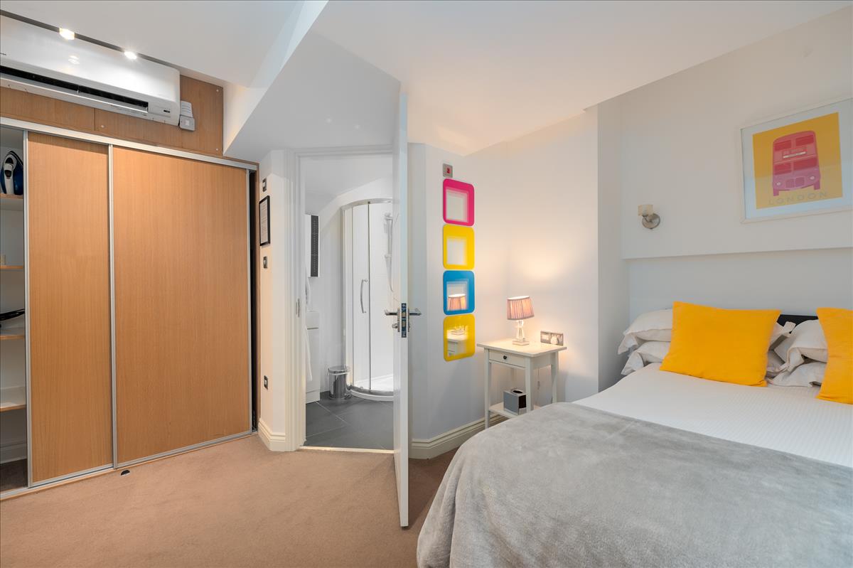 Property Image 4d8a6211-129f-4624-92dc-8f5ee1195031