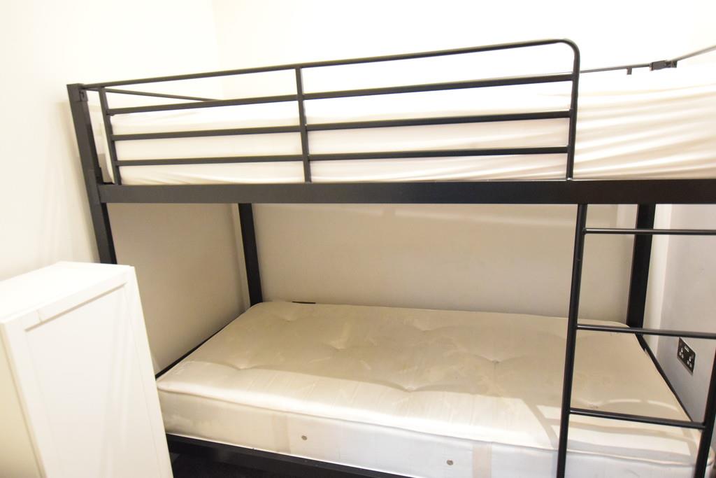 Property Image 4da27bb5-52a6-47d2-ab33-912c0badb6a8
