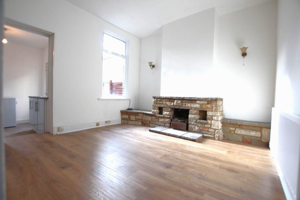 Property Image 4db08fe6-1977-4215-b7ae-449cb2a3e9b7