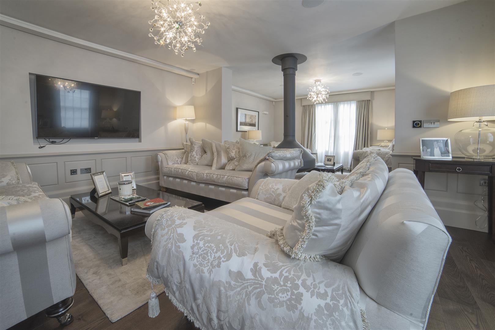 Property Image 4ddc5f46-8360-4fe8-9304-f6ae1e750439