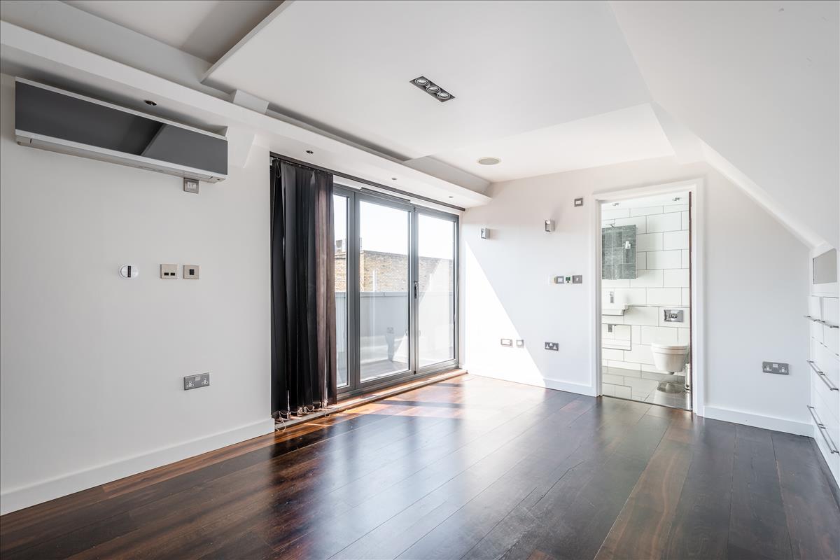 incredible duplex penthouse for rent on charlotte road ec2a