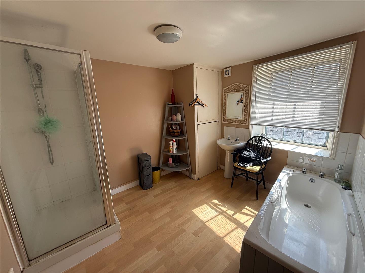 Property Image 4e464fe2-d96b-4af5-afbb-9bcfc7c70499
