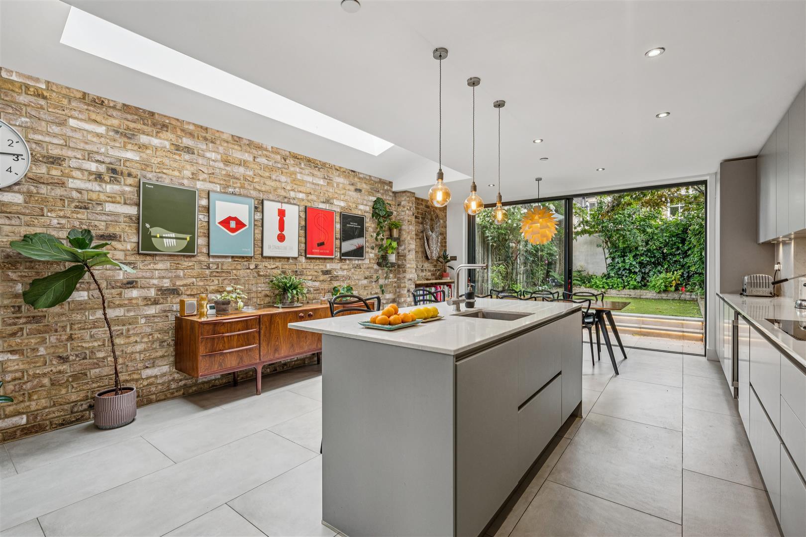 Property Image 4e596363-6208-4cf1-b8df-2f5092249c9b